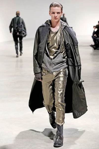 Look 30